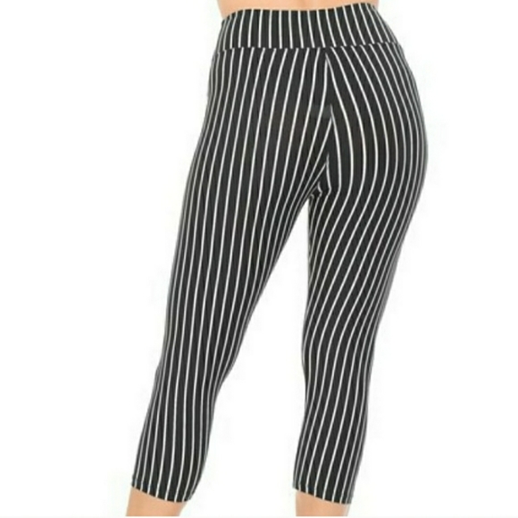 💜5/$25💜Capri leggings - Picture 5 of 7